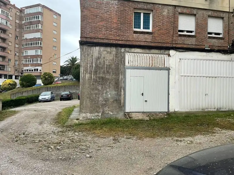 Parking de Local en venta en Santander