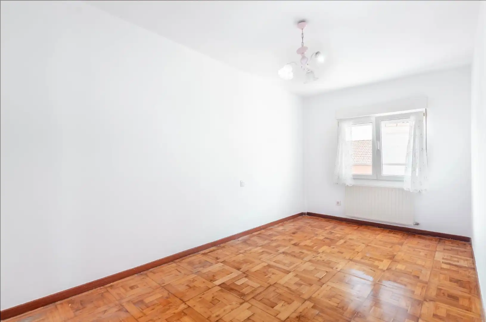 Habitación de Ático en venta en Gijón  con Calefacción, Terraza y Balcón