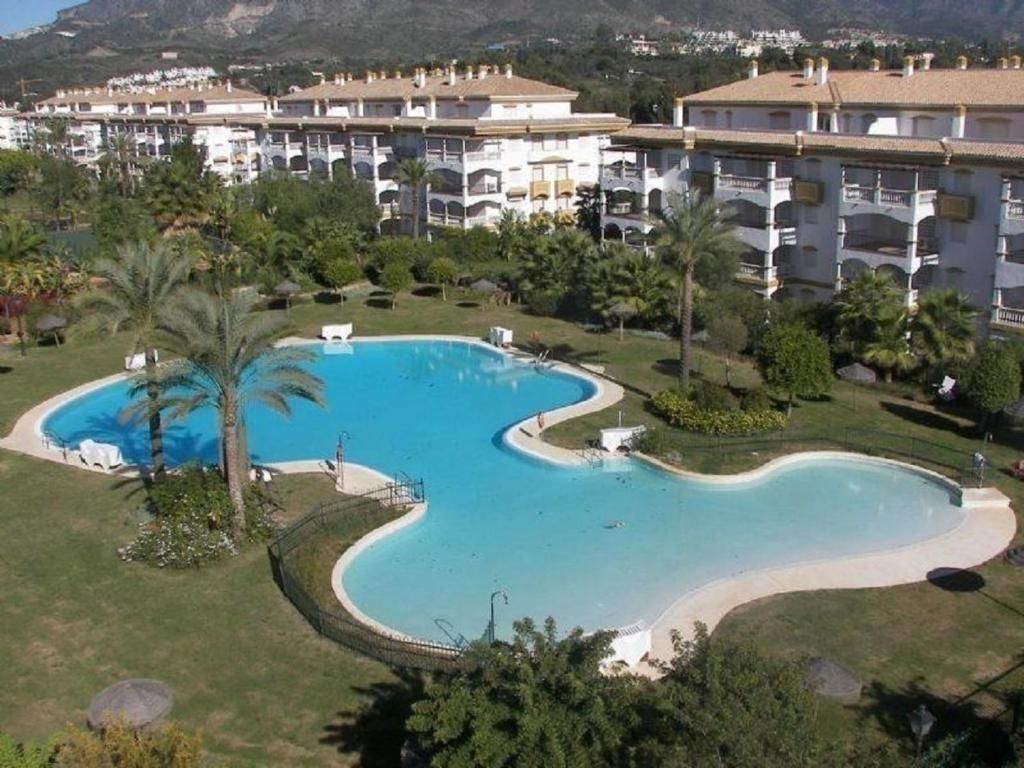 Exterior view of Flat for sale in Marbella  with Air Conditioner, Terrace and Community pool