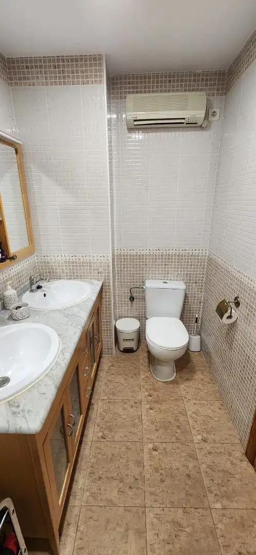 Baño de Piso en venta en Sevilla con Aire acondicionado, Terraza y Trastero