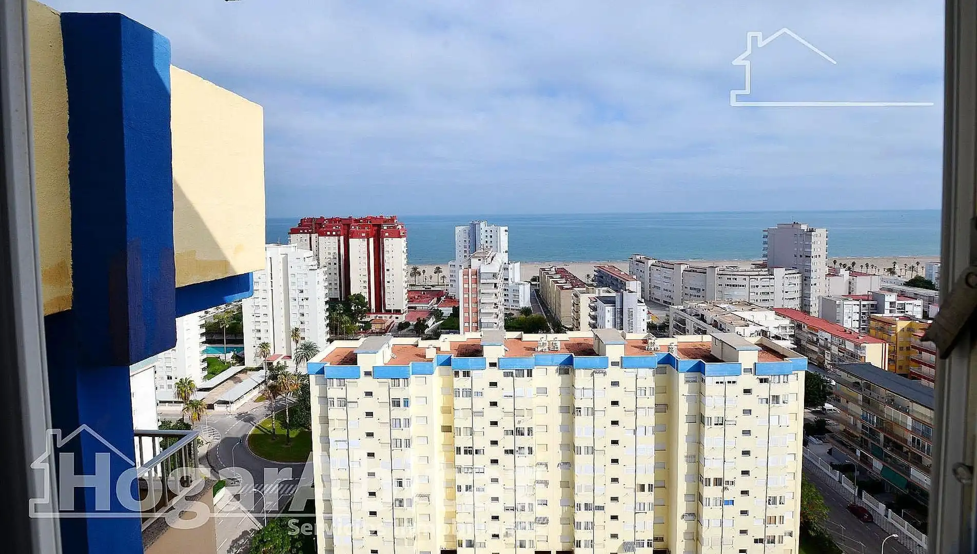 Außenansicht von Wohnung zum Verkauf in Gandia mit Klimaanlage, Privatgarten und Gemeinschaftspool