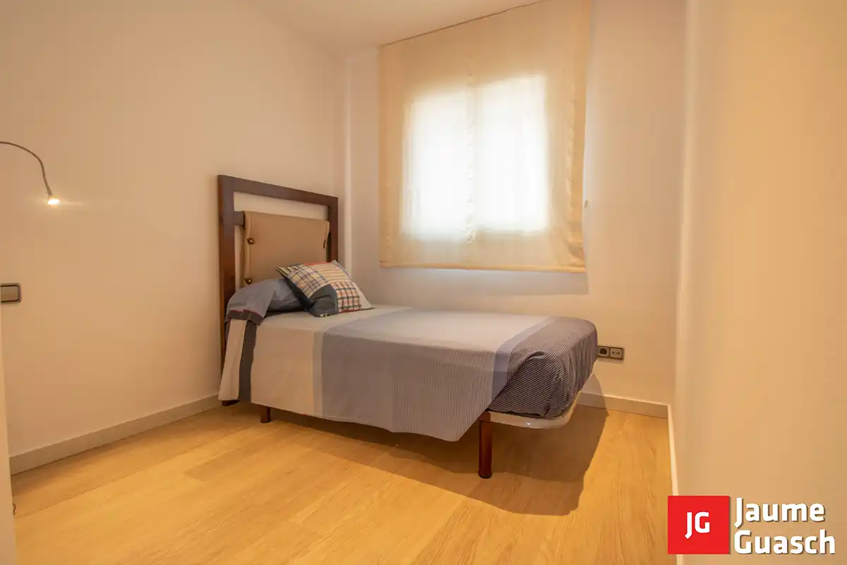 Bedroom of Flat for sale in Torredembarra  with Air Conditioner, Heating and Parquet flooring