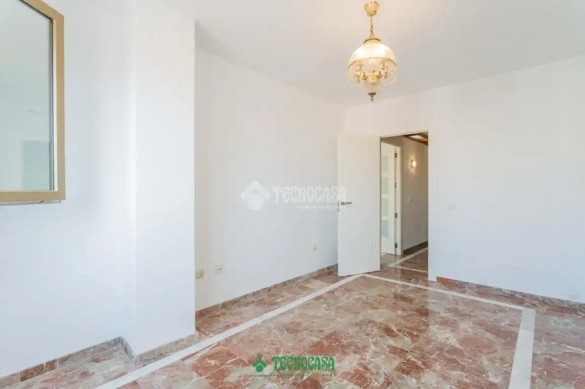 Piso en venta en Almería con Aire acondicionado