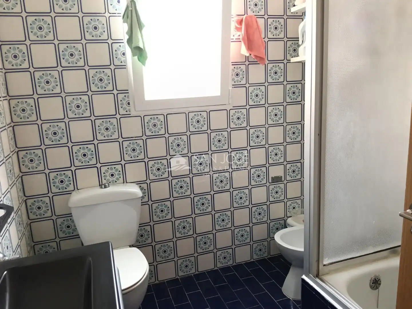 Baño de Piso en venta en Aspe con Terraza, Trastero y Balcón