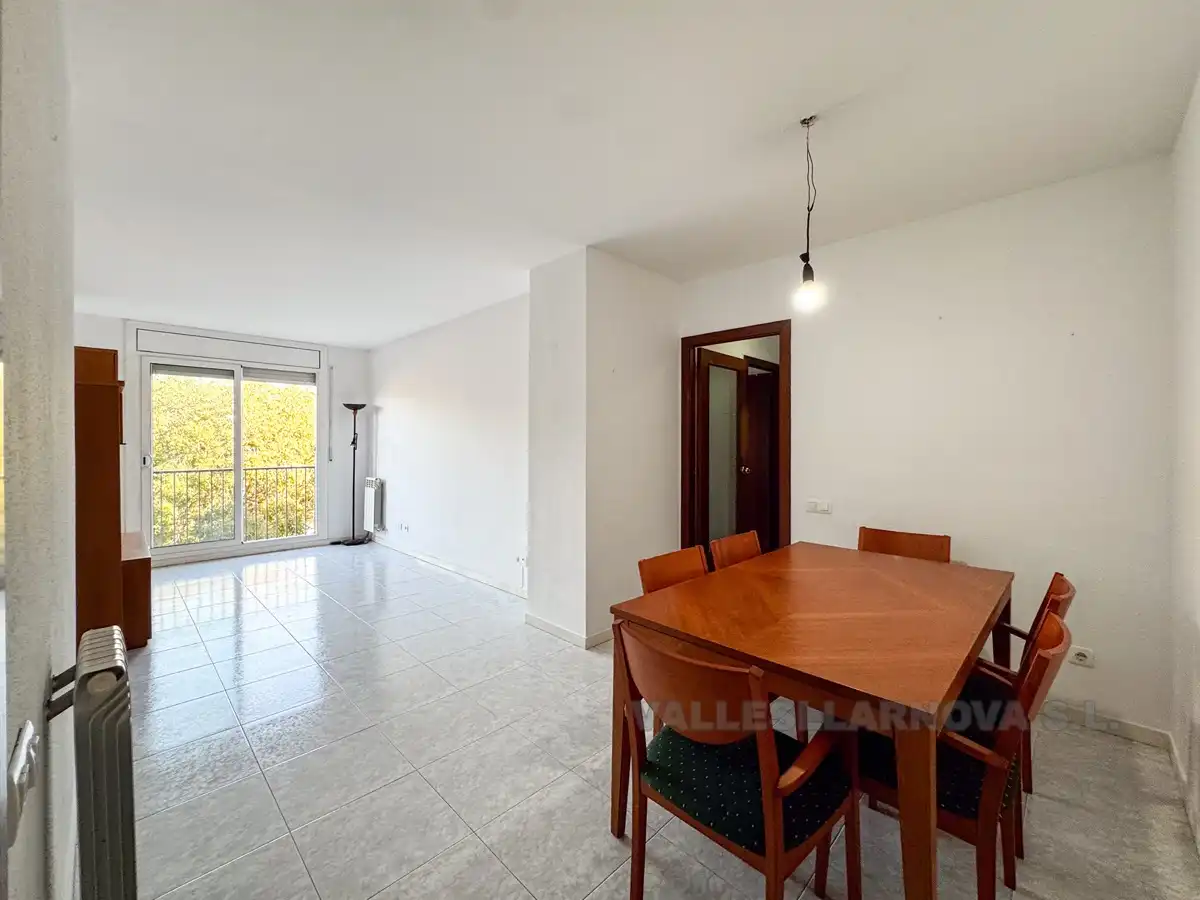 Vista exterior de Pis en venda en Mollet del Vallès amb Calefacció, Jardí privat i Piscina comunitària