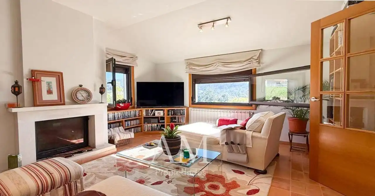 Sala de estar de Casa o chalet en venta en Vigo  con Calefacción, Jardín privado y Terraza