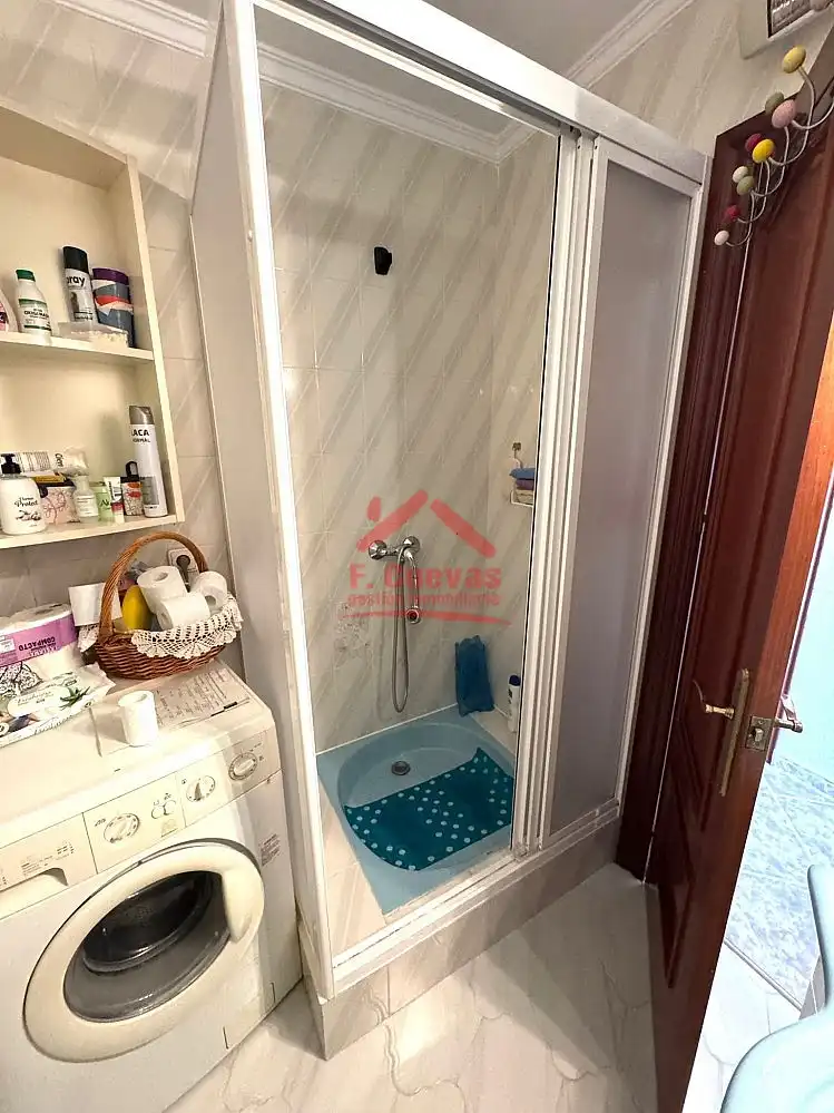 Baño de Apartamento en venta en Algarrobo con Aire acondicionado, Calefacción y Jardín privado