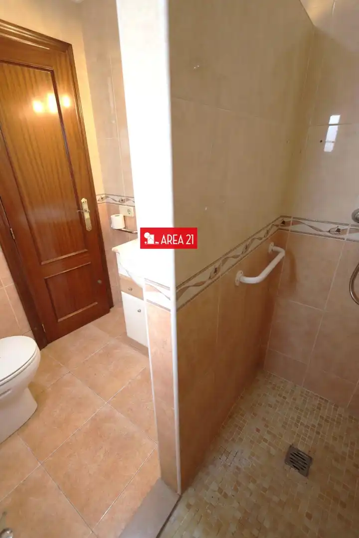 Bathroom of Houses for sale in La Pobla de Vallbona  with Terrace and Storage room