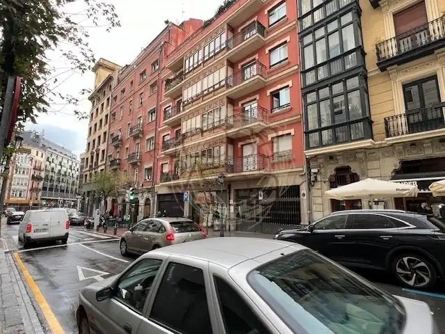 Parkplatz zur Miete in Colón de Larreátegui Kalea