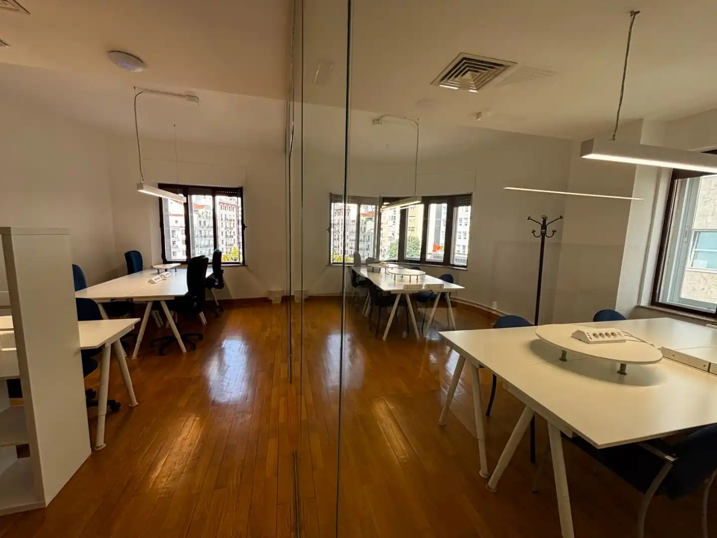 Büro zur Miete in Madrid mit Klimaanlage, Heizung und Möbliert