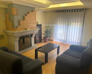 Living room of Single-family semi-detached for sale in Salamanca Capital  with Terrace and Balcony