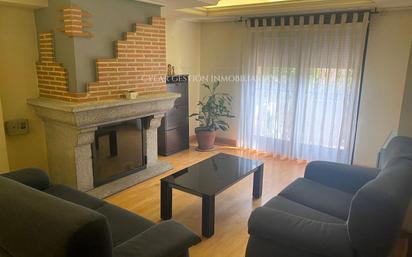 Living room of Single-family semi-detached for sale in Salamanca Capital  with Terrace and Balcony