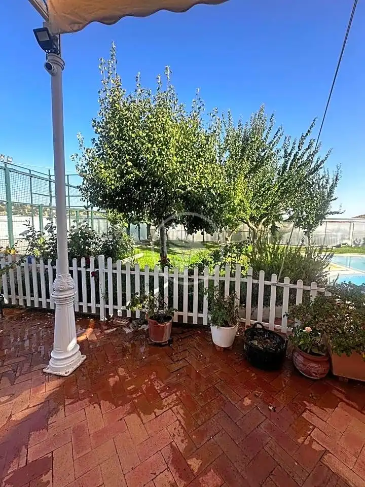 Jardí de Casa o xalet en venda en Linares amb Aire condicionat, Calefacció i Jardí privat