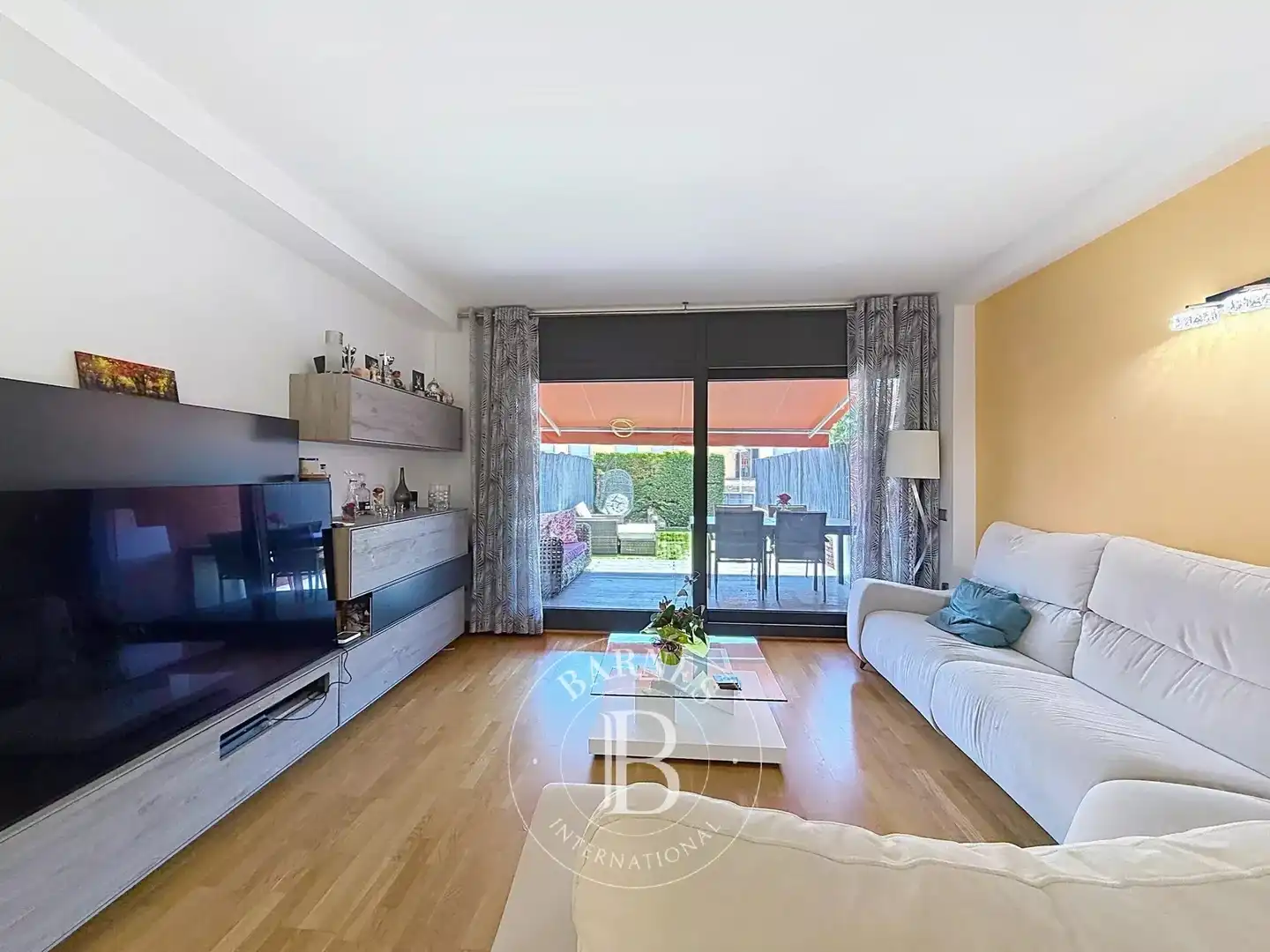 Wohnzimmer von Einfamilien-Reihenhaus zum Verkauf in Calella mit Klimaanlage, Heizung und Terrasse