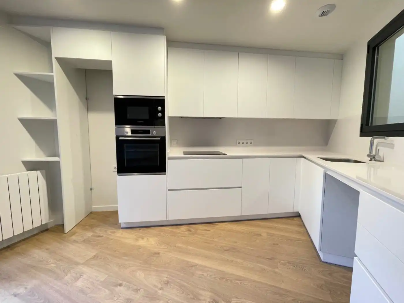 Kitchen of Flat for rent in Manresa  with Air Conditioner, Heating and Parquet flooring