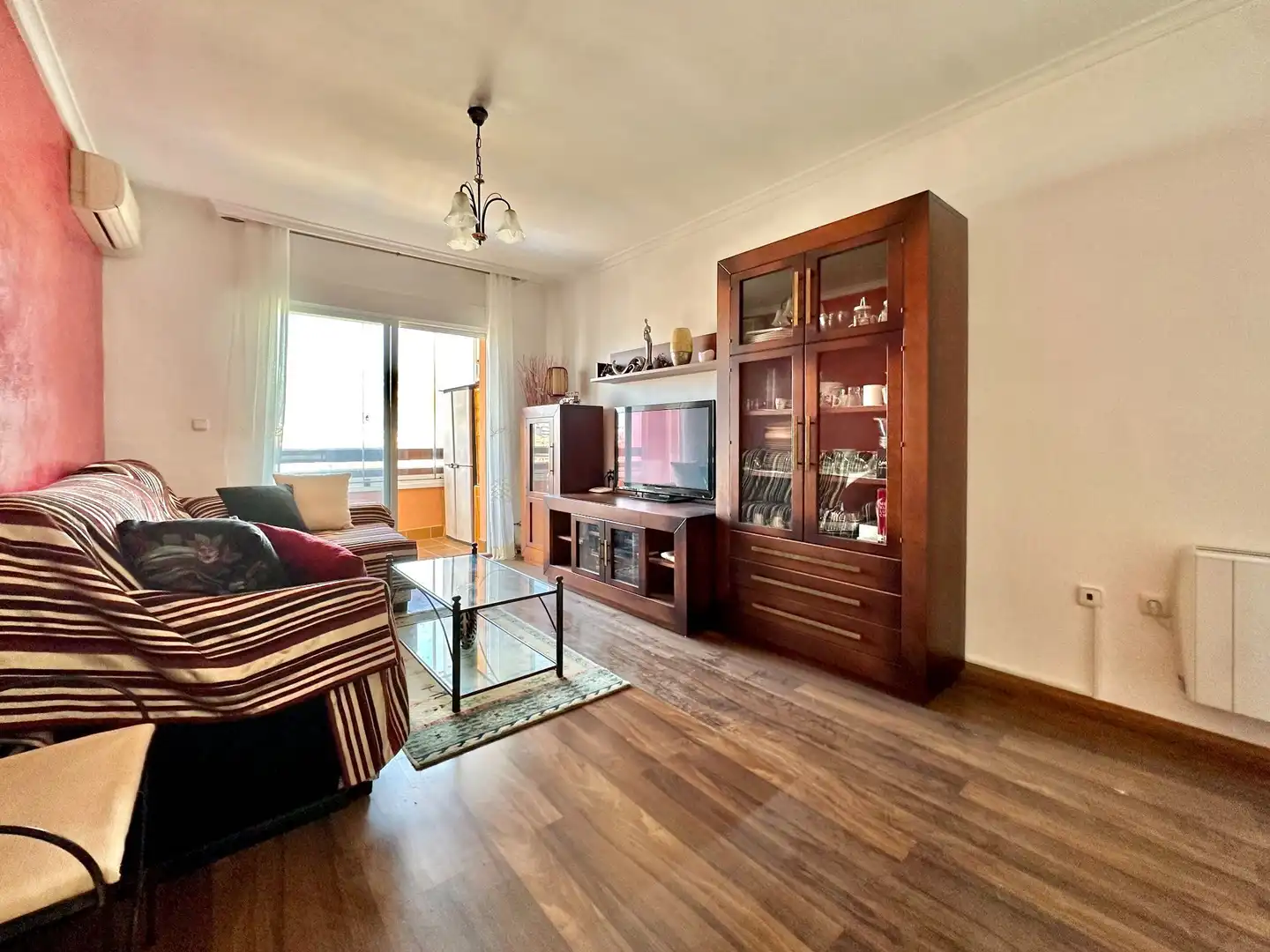 Sala de estar de Apartamento en venta en Almuñécar con Aire acondicionado, Terraza y Amueblado