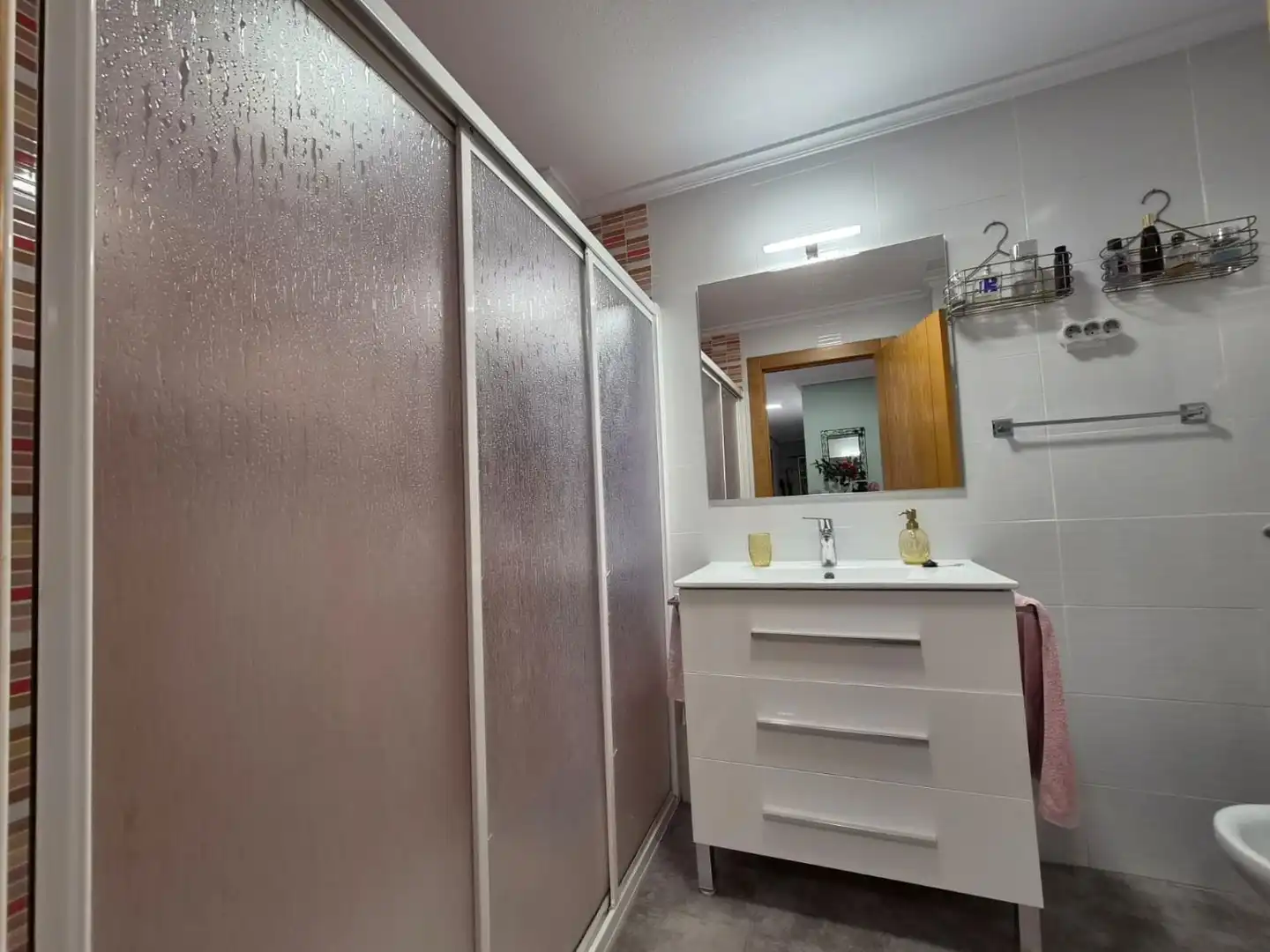 Badezimmer von Wohnung zur Miete in Águilas mit Klimaanlage und Balkon