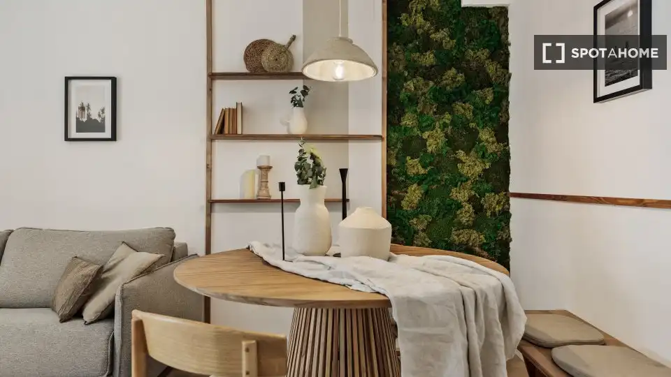 Comedor de Piso de alquiler en Barcelona con Aire acondicionado, Calefacción y Amueblado