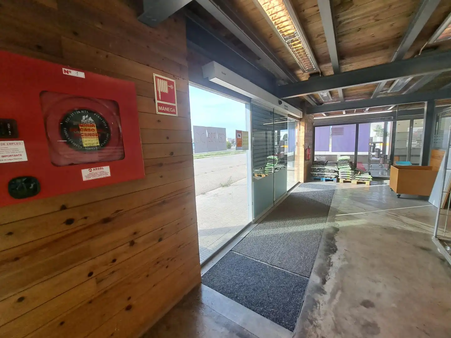 Business premises to rent in Carretera CARRETERA N II 13, imagen 3