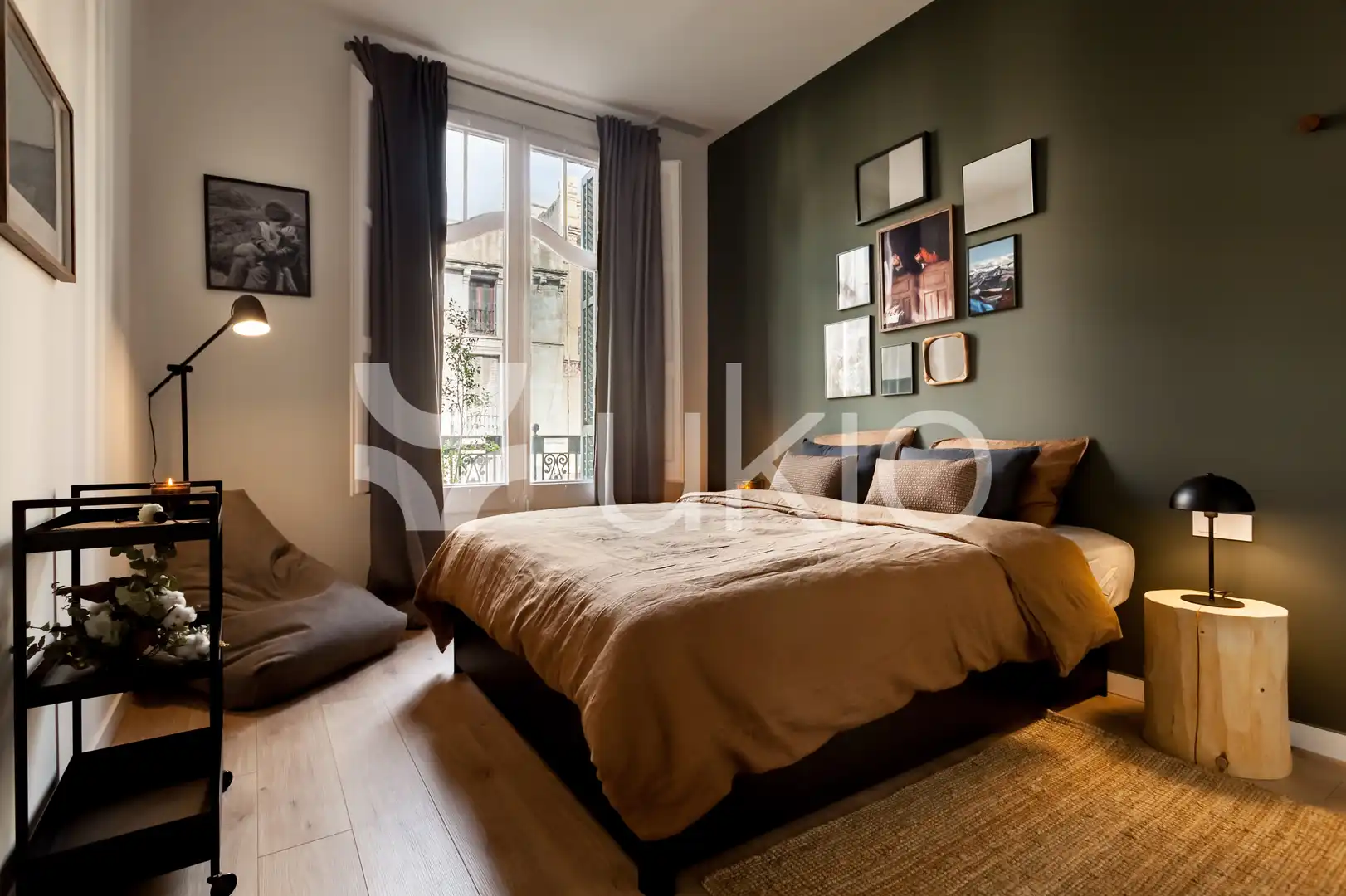 Dormitori de Apartament de lloguer en Barcelona amb Aire condicionat, Calefacció i Moblat