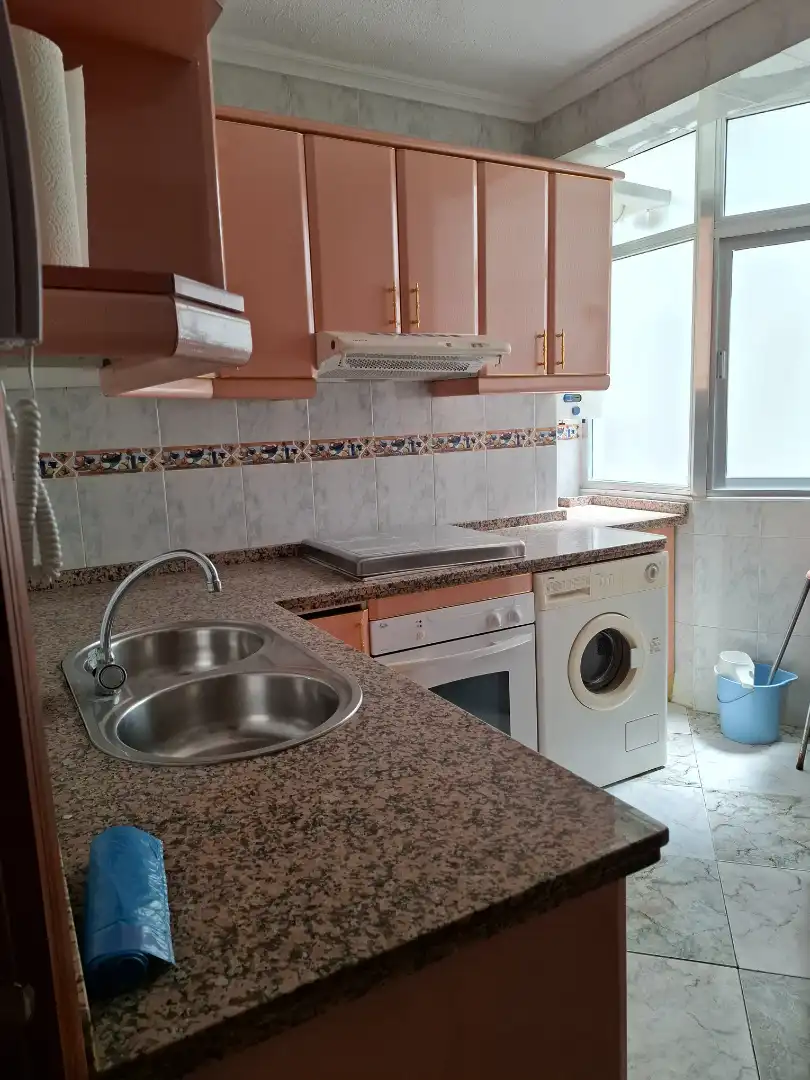 Küche von Wohnung zum Verkauf in Sevilla mit Klimaanlage, Terrasse und Möbliert