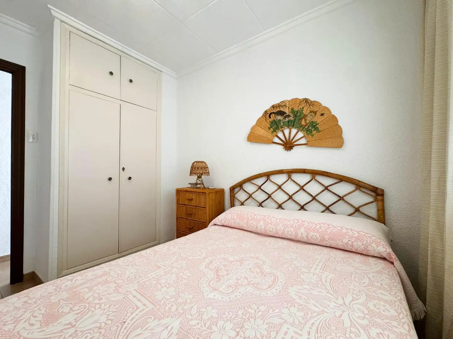 Habitación de Apartamento de alquiler en Santa Pola con Terraza, Amueblado y Balcón