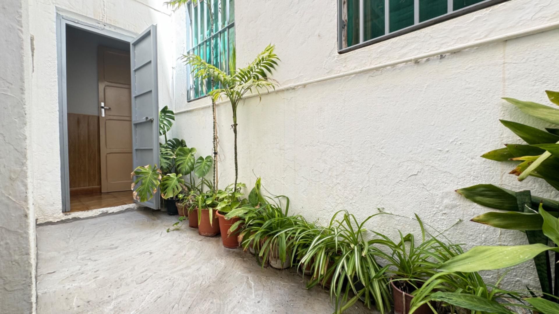 Vista exterior de Casa o xalet en venda en Motril amb Terrassa