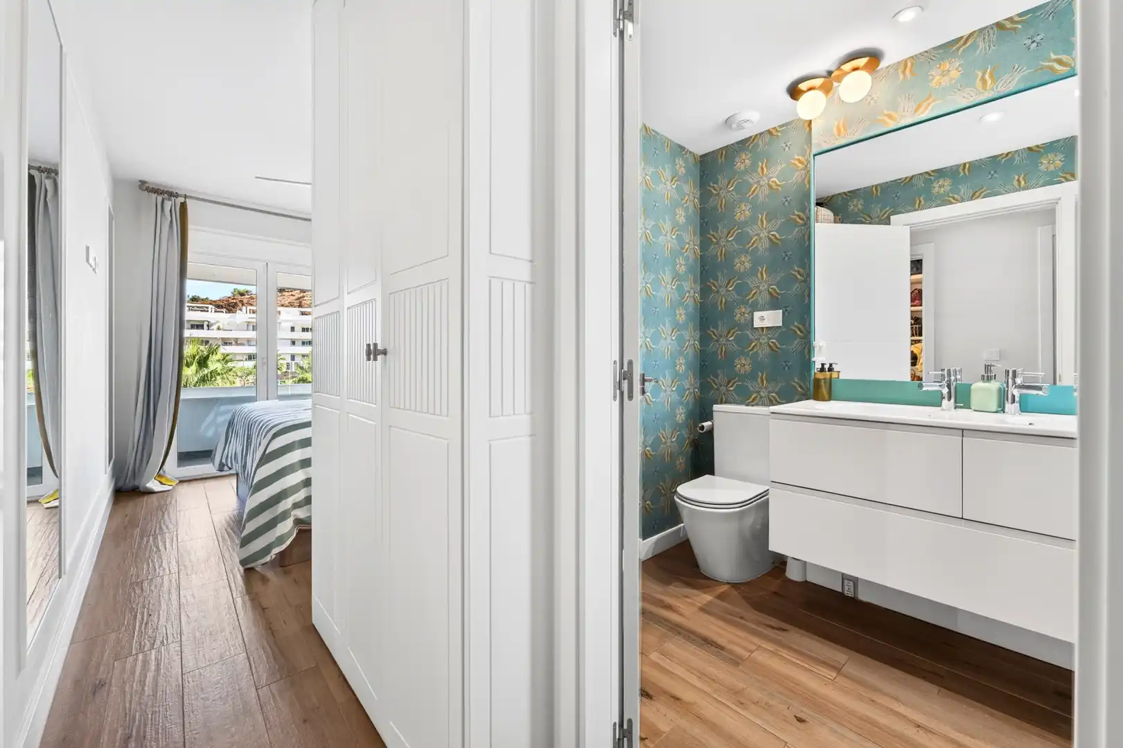 Baño de Apartamento en venta en Málaga con Aire acondicionado, Terraza y Piscina