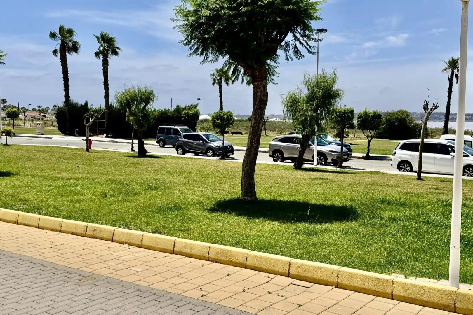 Parking de Casa adosada en venta en Torrevieja con Aire acondicionado, Calefacción y Jardín privado