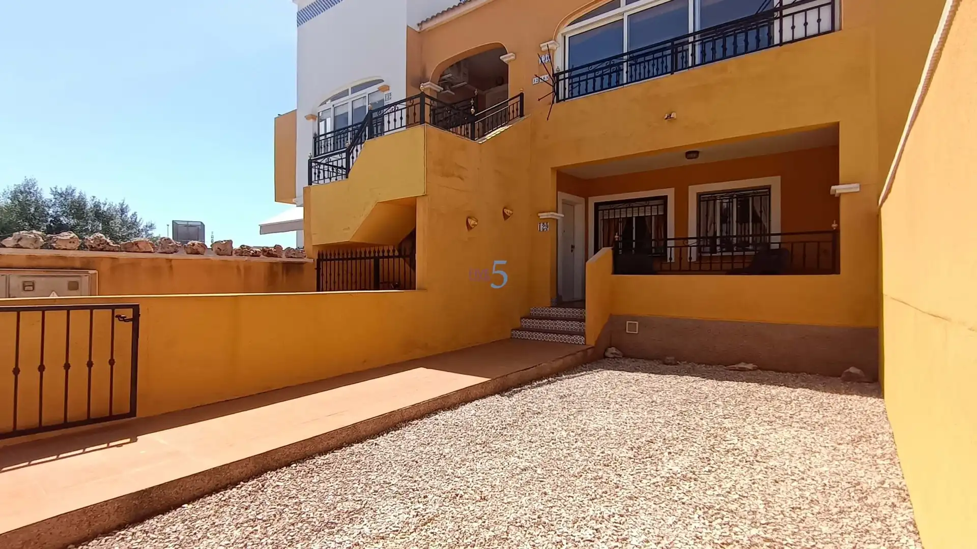 Vista exterior de Piso en venta en Los Montesinos con Aire acondicionado, Calefacción y Terraza