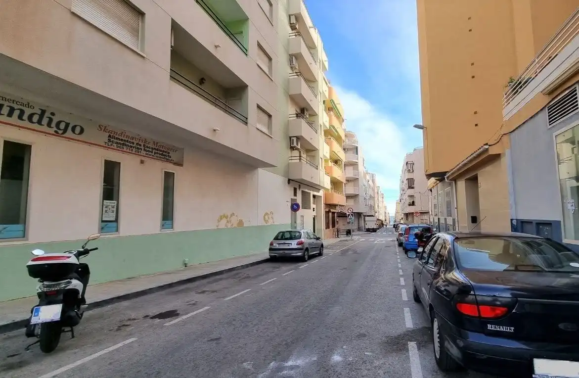 Vista exterior de Apartamento de alquiler en Torrevieja con Balcón y Internet