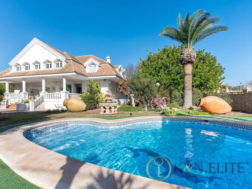 Casa amb piscina en venda a Calle Rio Turia 39, imagen 4