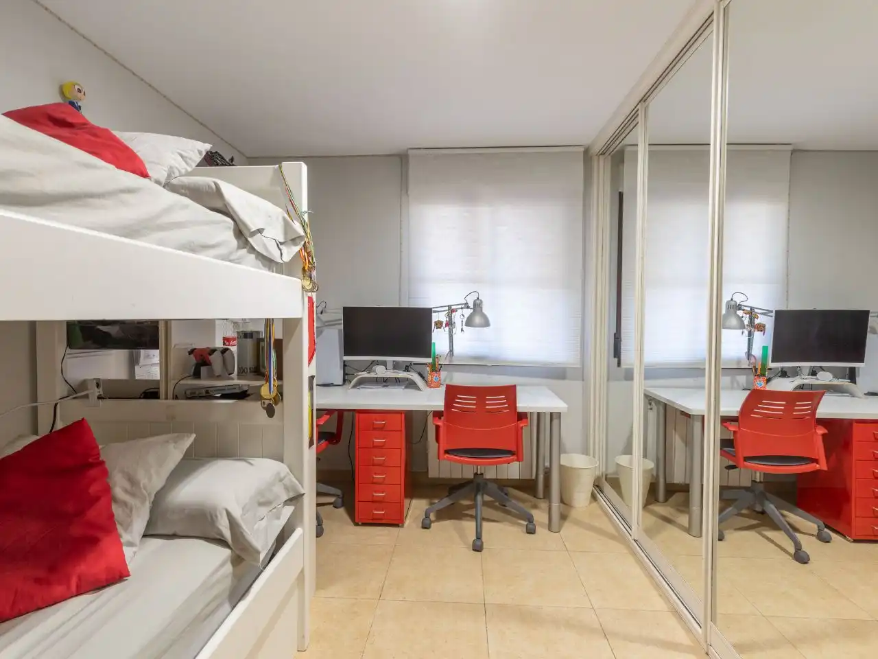 Bedroom of Flat for sale in Barrio de la Vega