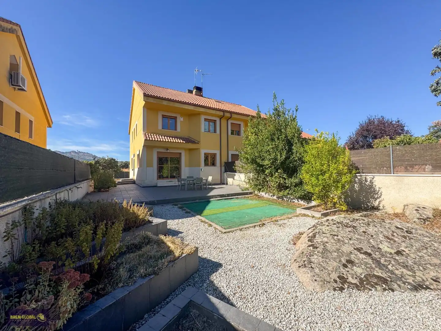 Jardín de Casa adosada en venta en Lozoyuela-Navas-Sieteiglesias con Calefacción, Jardín privado y Terraza