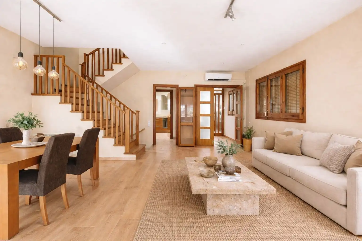 Sala d'estar de Casa adosada en venda en Premià de Mar amb Aire condicionat, Calefacció i Jardí privat