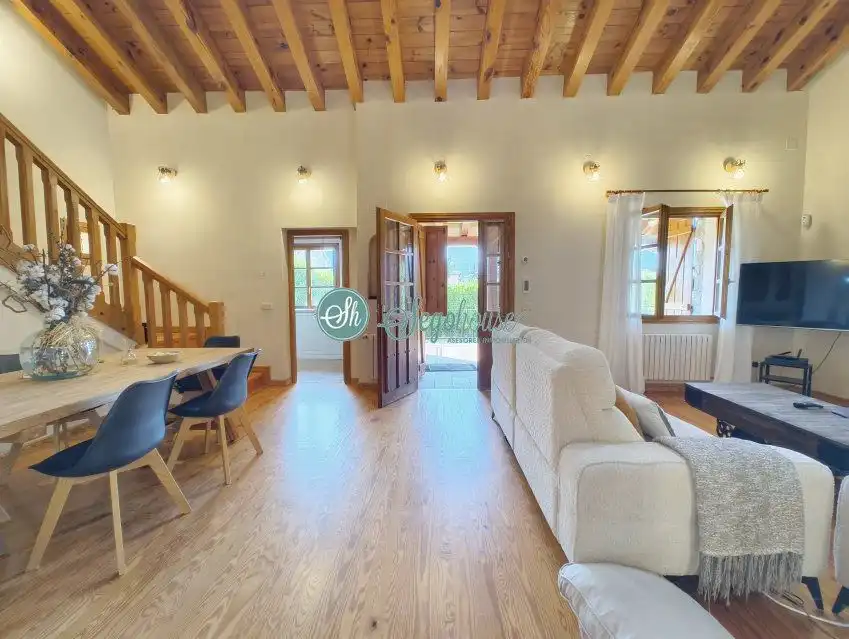 Casa o chalet en venta en Palazuelos de Eresma con Calefacción, Terraza y Amueblado