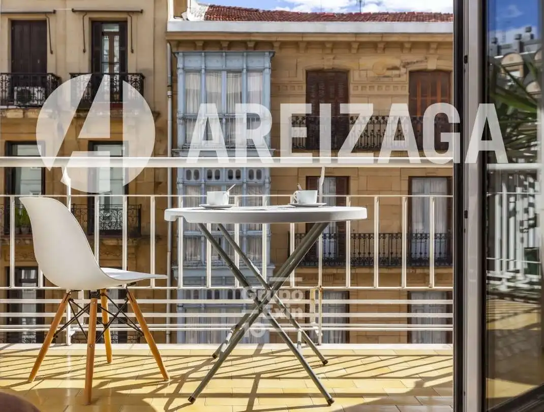 Piso en venta en Bergara Kalea, Área Romántica
