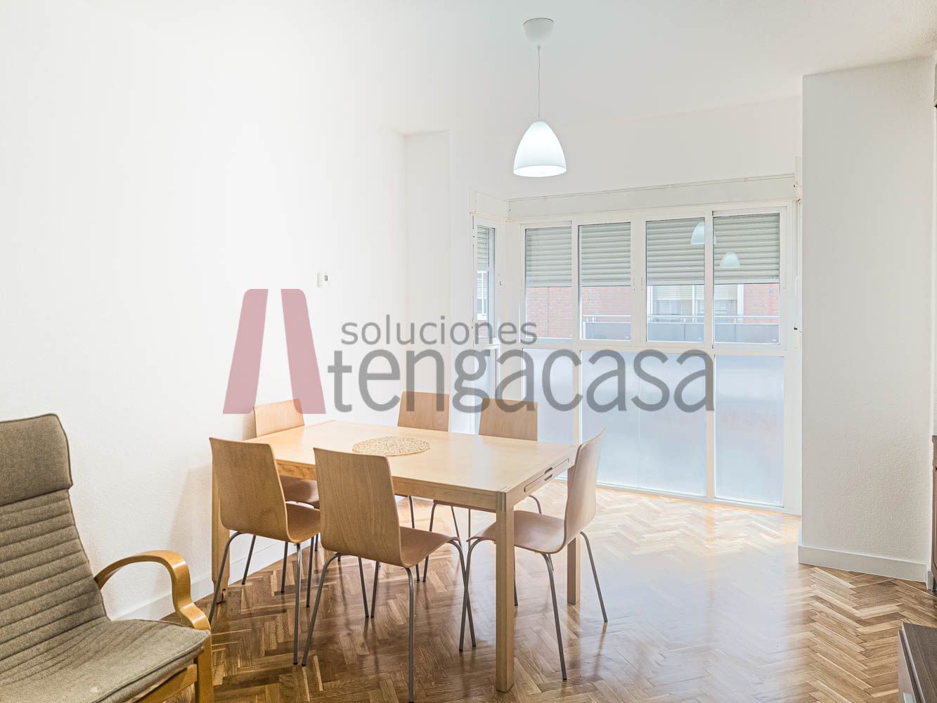 Dining room of Flat to rent in  Madrid Capital  with Air Conditioner, Heating and Parquet flooring