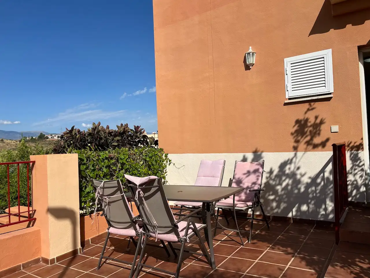Terraza de Casa adosada en venta en Vélez-Málaga con Aire acondicionado, Calefacción y Jardín privado