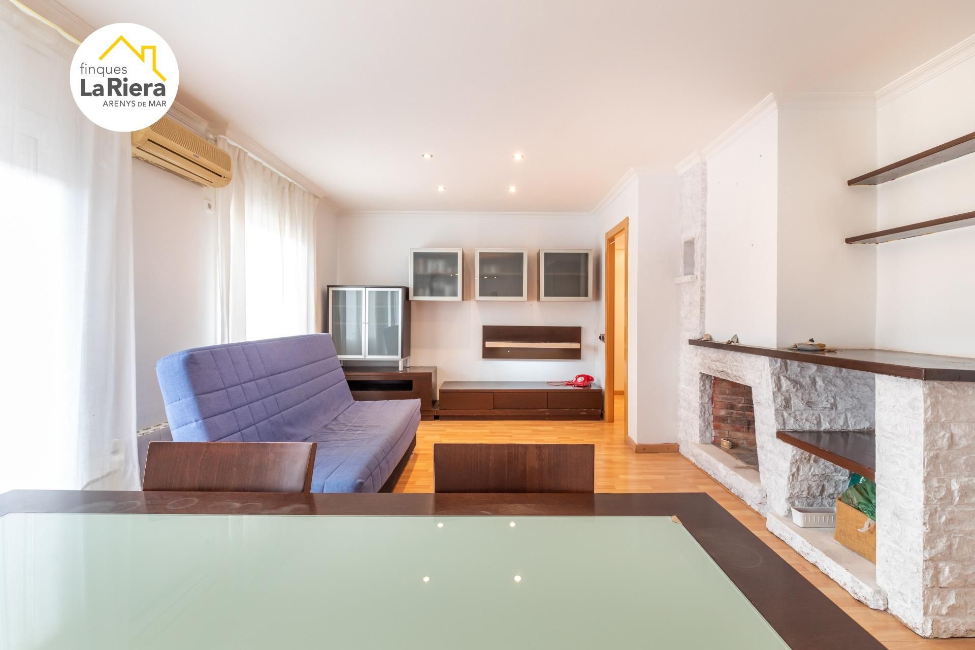 Sala d'estar de Pis en venda en Arenys de Mar amb Calefacció, Parquet i Balcó