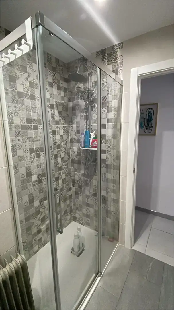 Baño de Apartamento en venta en El Portil con Terraza, Amueblado y Piscina comunitaria