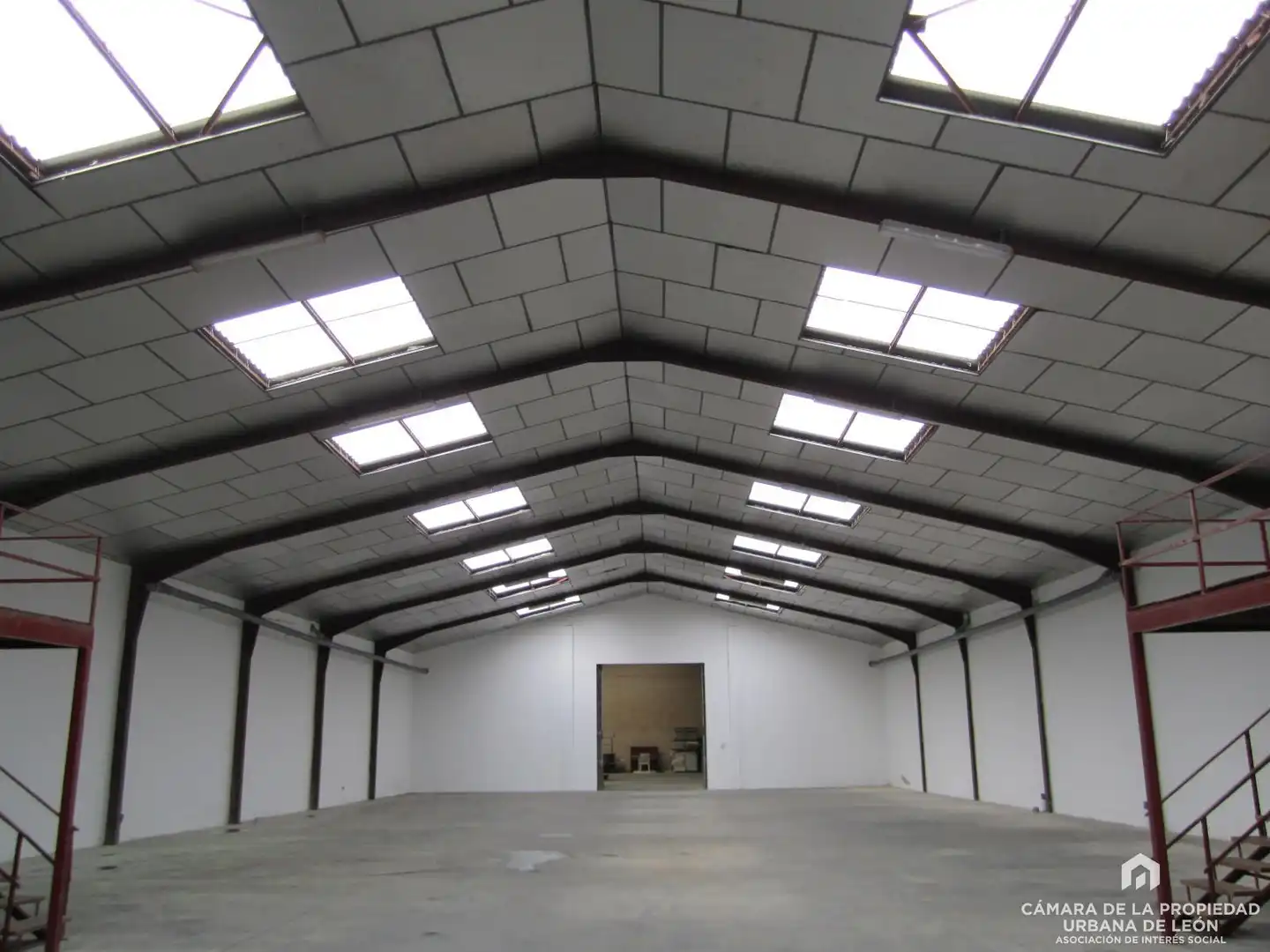 Nave industrial en alquiler en León Villarroañe km 2,7, imagen 2