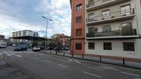 Vista exterior de Pis en venda en Torrelavega  amb Calefacció