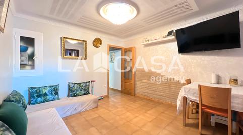 Foto 2 de Pis en venda a Carrer de la Sagrada Família, Llefià, Barcelona