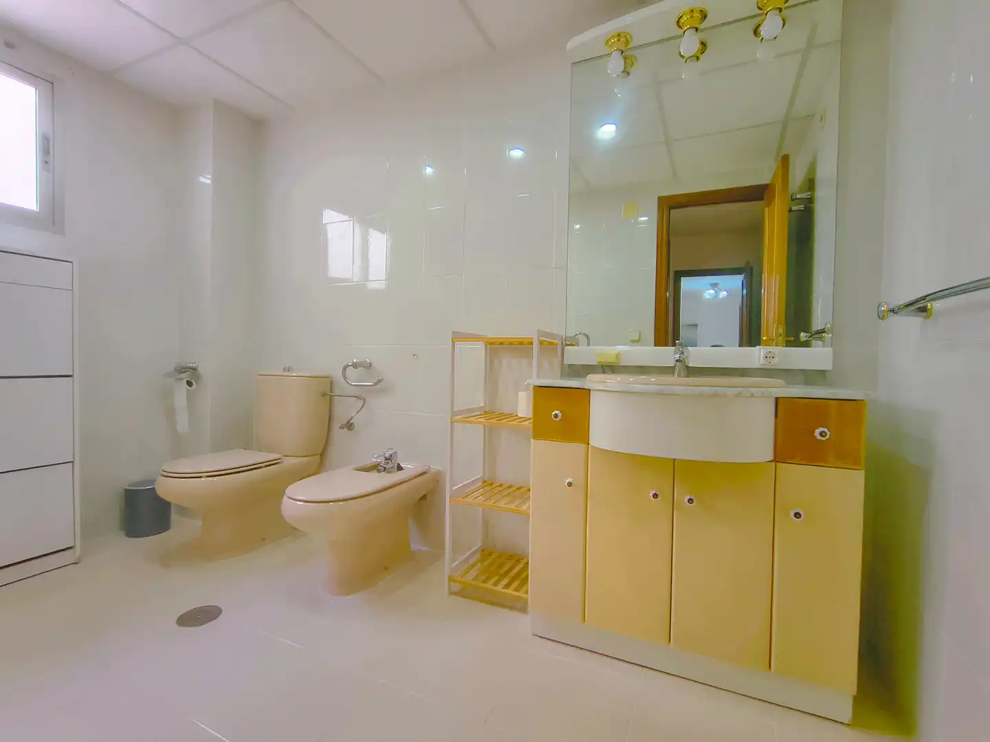 Bathroom of Flat for rent in Alicante / Alacant  with Air Conditioner, Terrace and Furnished