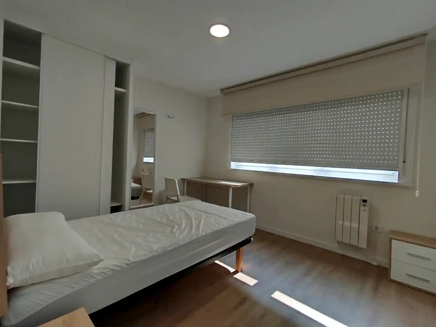 Habitación de Piso de alquiler en A Coruña Capital  con Calefacción, Amueblado y Horno