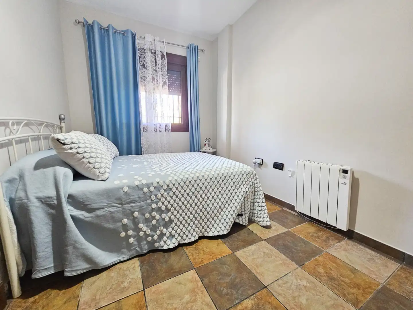 Habitación de Casa o chalet en venta en La Guardia de Jaén con Aire acondicionado, Calefacción y Jardín privado