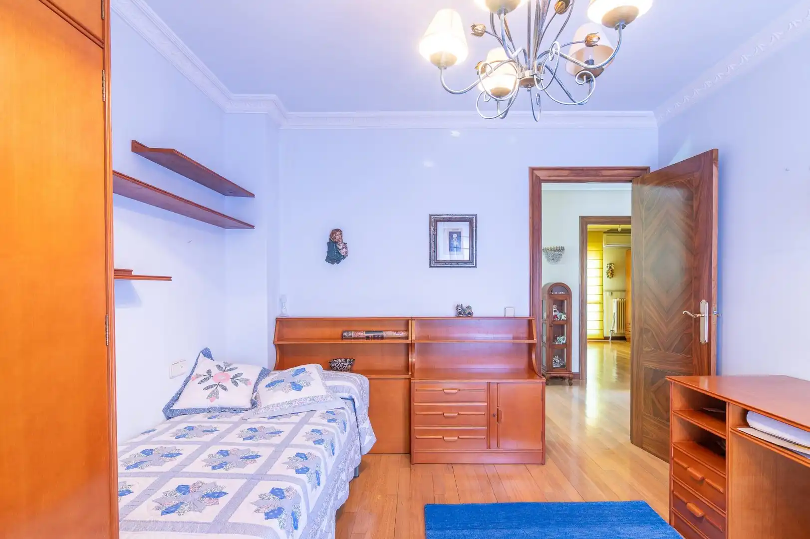 Schlafzimmer von Einfamilien-Reihenhaus zum Verkauf in Valle de Egüés / Eguesibar mit Klimaanlage, Heizung und Privatgarten