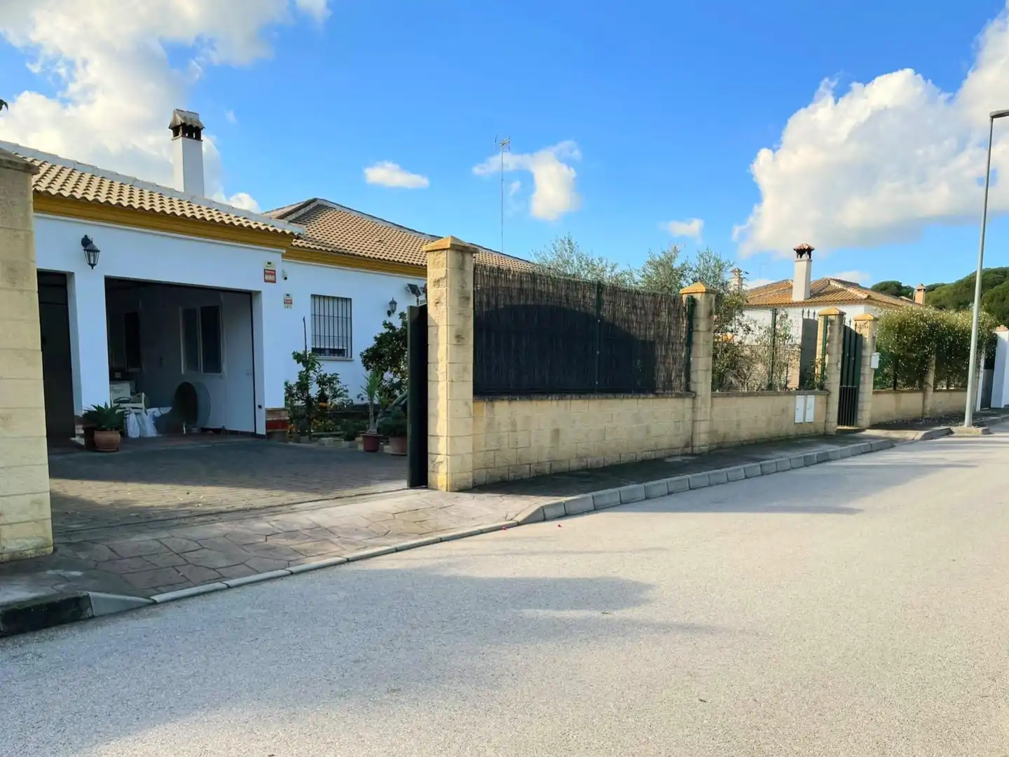 Exterior view of Houses for sale in Hinojos  with Air Conditioner, Heating and Private garden