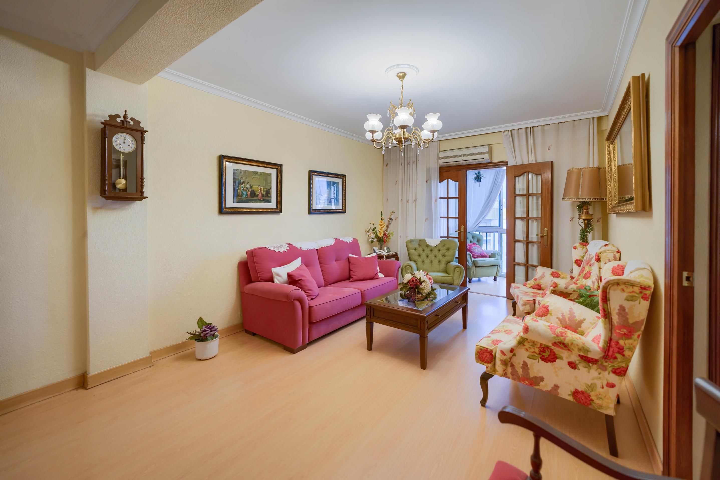 Sala de estar de Apartamento en venta en  Sevilla Capital